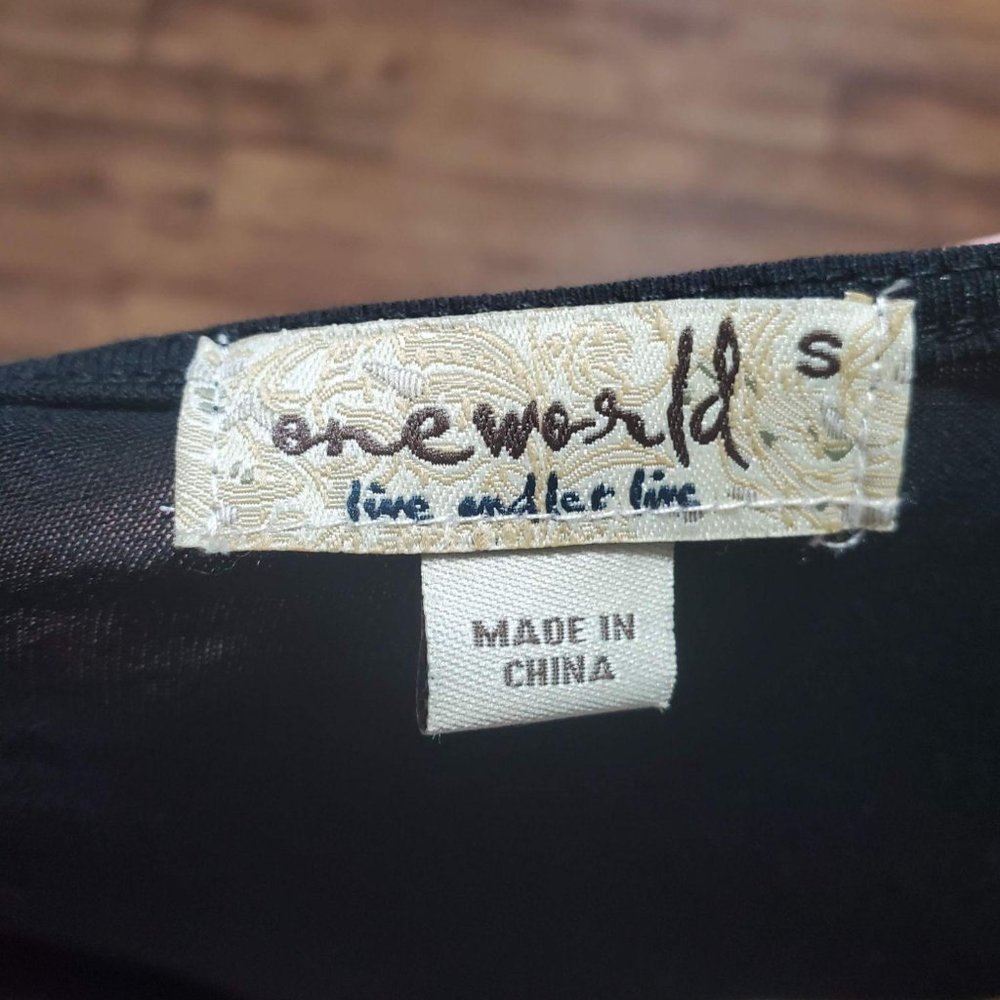 Black Embroidered Shirt One World size small - Picture 11 of 11